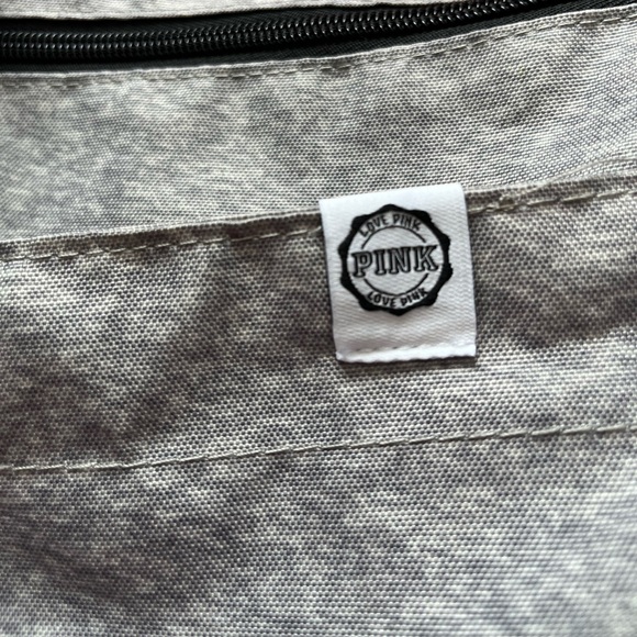 VS PINK Duffle Bag - Picture 4 of 5